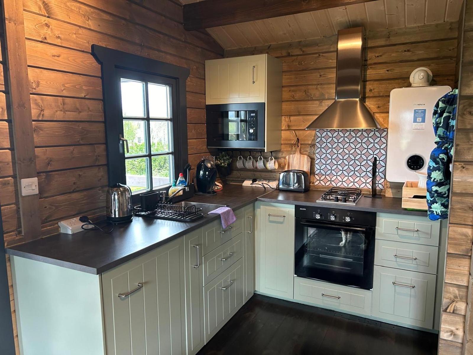 Little Rock Retreat Log Cabin With Hot Tub Castletown Gheoghegan Exteriör bild