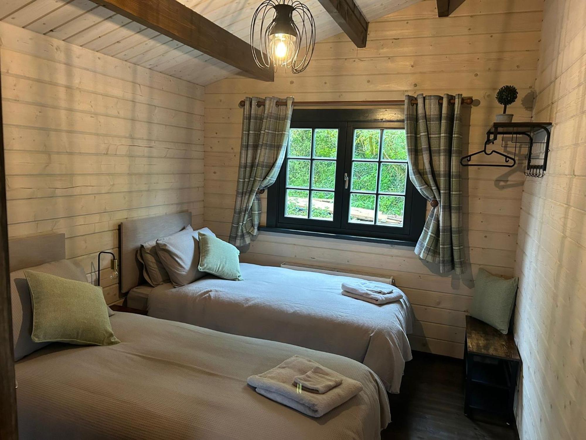 Little Rock Retreat Log Cabin With Hot Tub Castletown Gheoghegan Exteriör bild