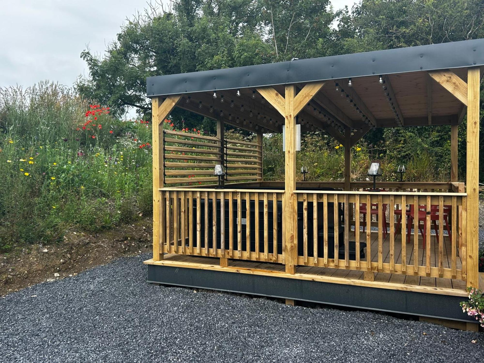Little Rock Retreat Log Cabin With Hot Tub Castletown Gheoghegan Exteriör bild