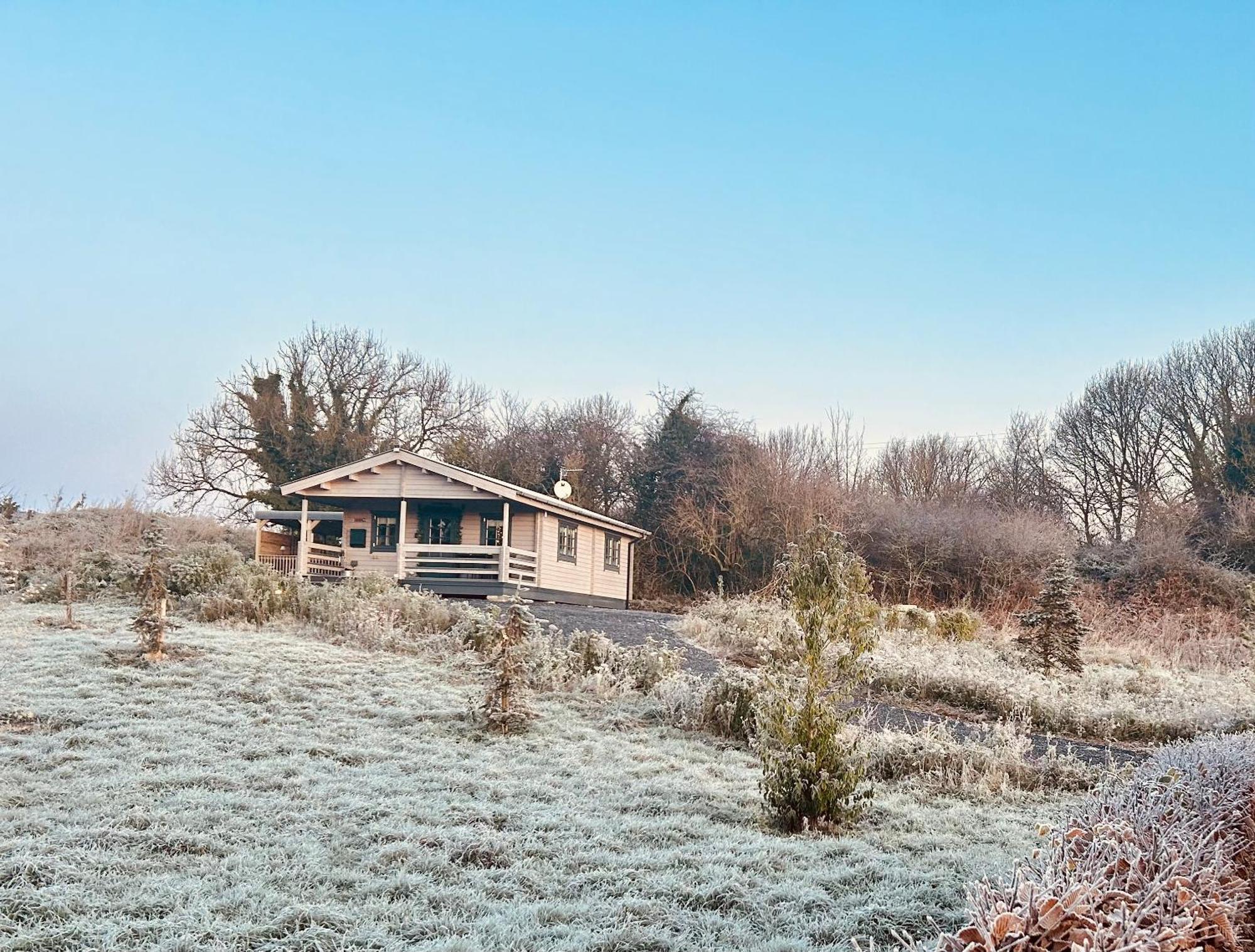 Little Rock Retreat Log Cabin With Hot Tub Castletown Gheoghegan Exteriör bild